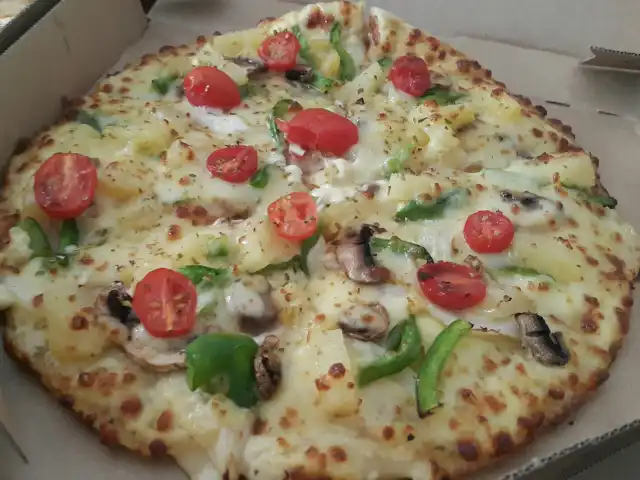 Domino Pizza Food Photo 1