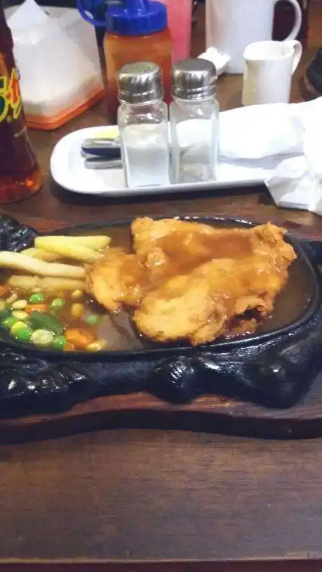 Gambar Makanan Choppers Deluxe Steak 9