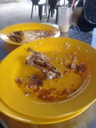 Hot Nasi Kukus Ayam Goreng Berempah Masjid Tanah Food Photo 2