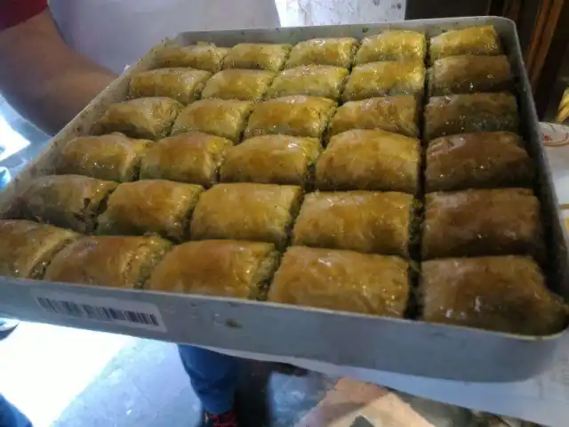 Elmacıpazarı Güllüoğlu'nin yemek ve ambiyans fotoğrafları 24