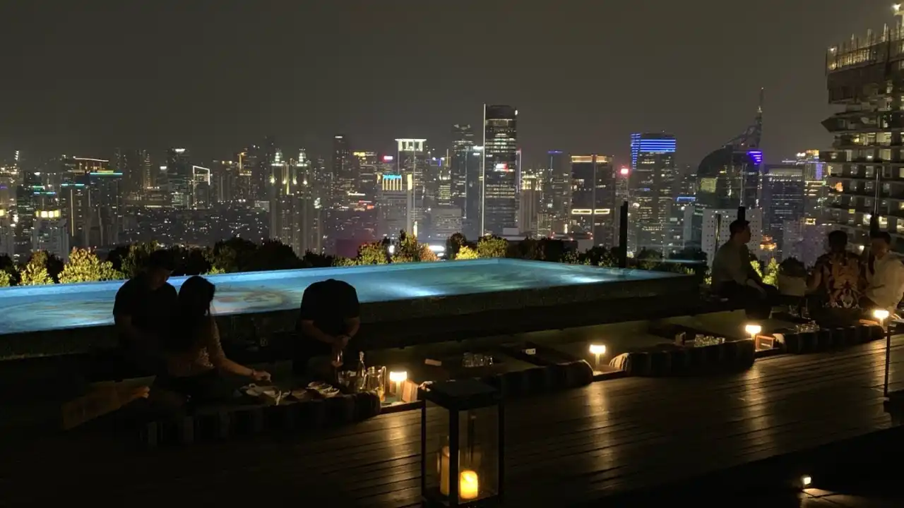 Cloud Lounge & Dining Skye Bar - Lantai 49 Plaza Indonesia