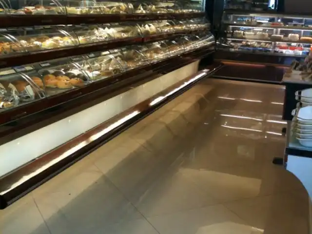 Gambar Makanan Holland Bakery 12