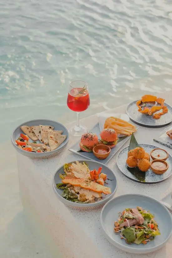 Gambar Makanan Cattamaran Beach Club 19
