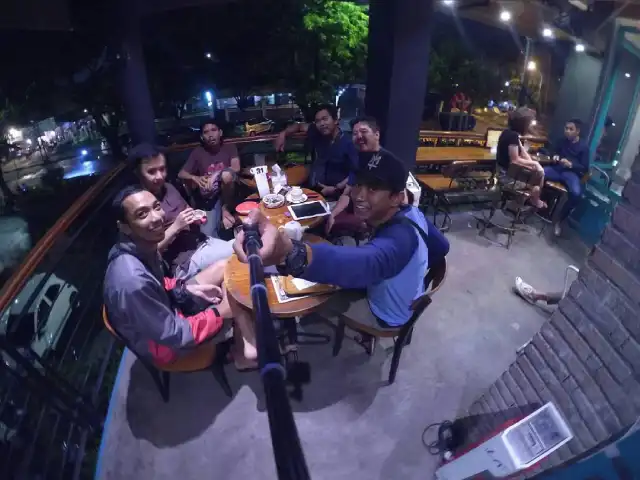 Gambar Makanan Communal Coffee and Eatery 16