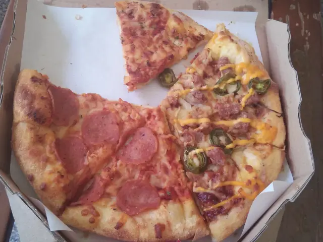 Gambar Makanan Domino's Pizza 2