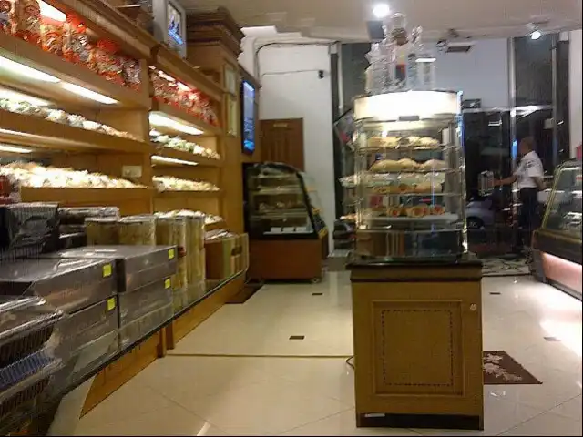 Gambar Makanan Dika Cafe "Bakery Cake Shop" 5