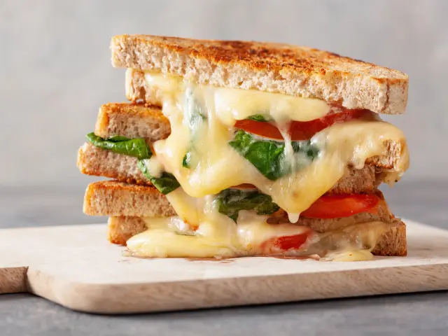 Taç Sandwich & Tost & Kumru'nin yemek ve ambiyans fotoğrafları 1