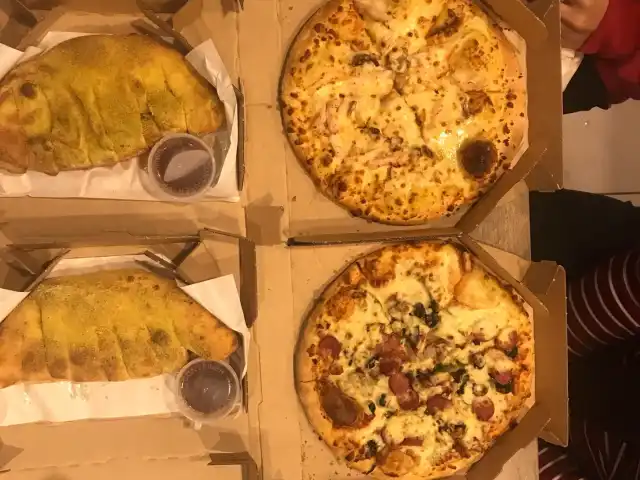 Domino's Pizza Food Photo 4