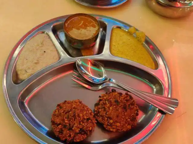 Saravanaa Bhavan Food Photo 11