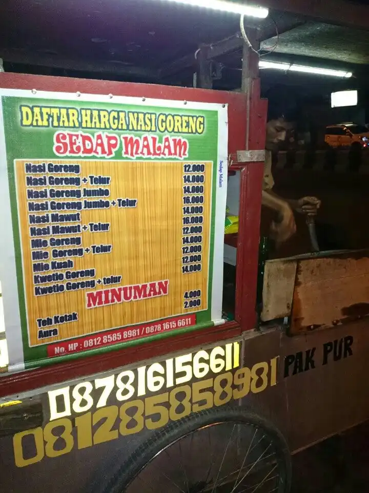 Nasi Goreng Gerobak "Sedap Malam"