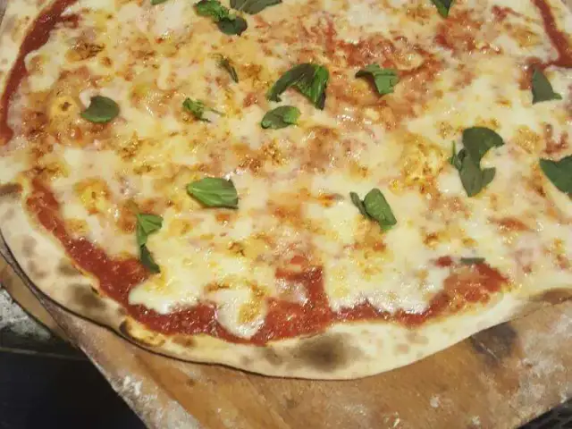 Little Italy Pizzeria'nin yemek ve ambiyans fotoğrafları 4