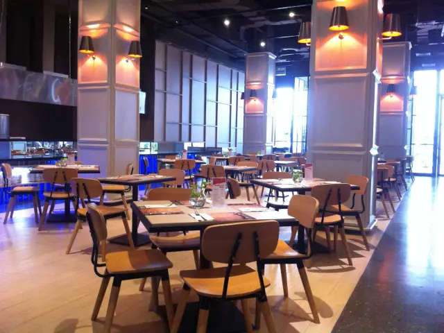 Gambar Makanan Exito Resto & Lounge - Sparks Life Hotel 3