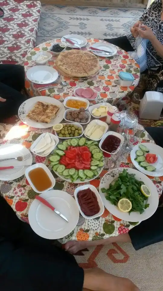 Kardelen Kahvaltı ve Et Mangal Evi'nin yemek ve ambiyans fotoğrafları 2
