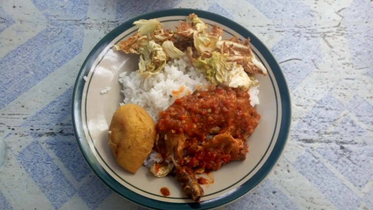 Nasi Gudeg dan Ayam Penyet Pak Munadi