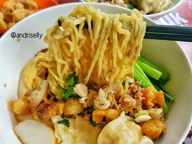 Gambar Makanan Bakmi Qiu Qiu 10