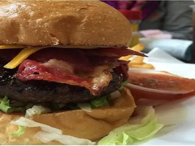 Burger Bakar Kaw Kaw Food Photo 11