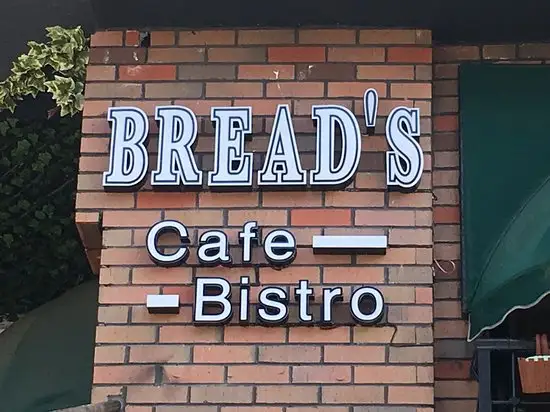 Bread's Cafe & Bistro'nin yemek ve ambiyans fotoğrafları 14