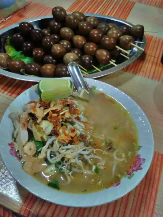 Soto Ayam dan Kerbau "Bu Jatmi"