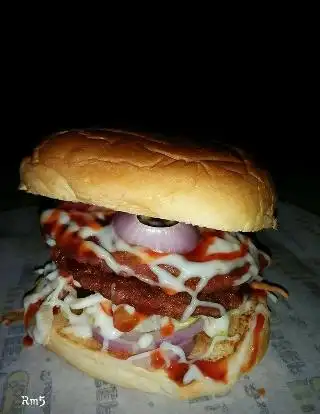 Eryputra Burger - BATU MAUNG