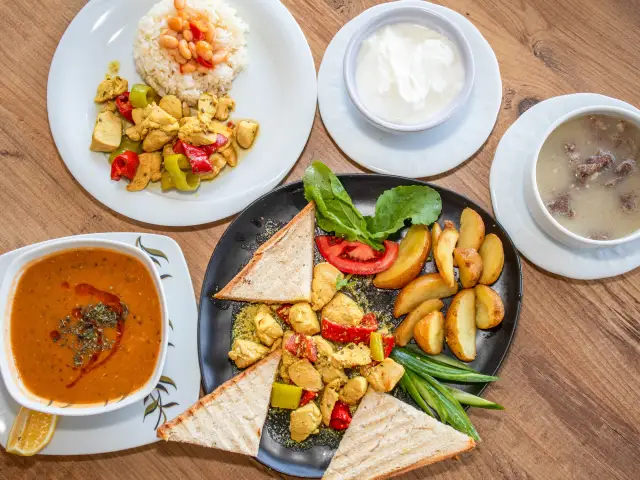 Meliha'nın Yeri Cafe & Restaurant'nin yemek ve ambiyans fotoğrafları 1