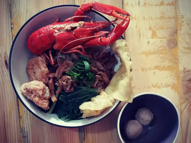Gambar Makanan Mie Lobster 8