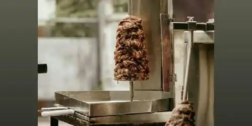 Istanbul Kebab Turki Kebo Iwa, Katalia