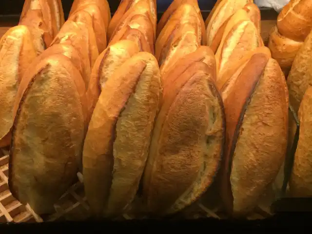 Cumhuriyet Ekmek Pasta Bistro'nin yemek ve ambiyans fotoğrafları 19