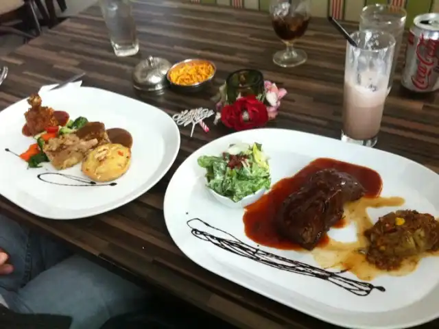 Laman Grill Steak & Bar-B-Que Food Photo 12