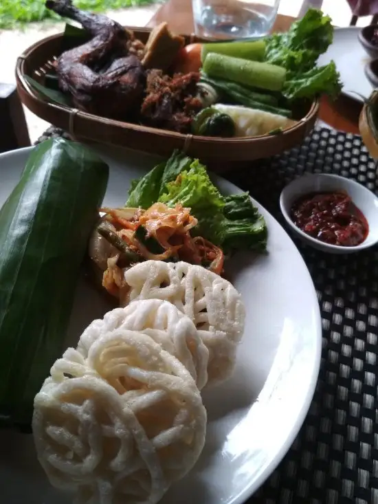Gambar Makanan Bale Bengong Authentic Sundanese Cuisine 3