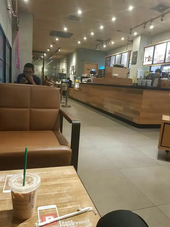 Gambar Makanan Starbucks - Menteng 19