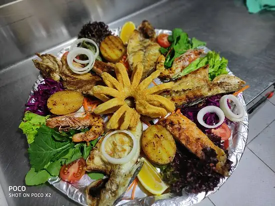 Rainbow Fish & Meat Restaurant'nin yemek ve ambiyans fotoğrafları 11