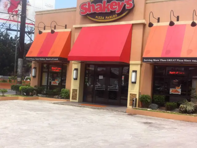 Shakey's Food Photo 7