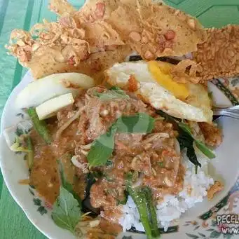 Gambar Makanan Nasi Pecel Bu Aliya 57 Vs Gule Mariyam Ampel 17