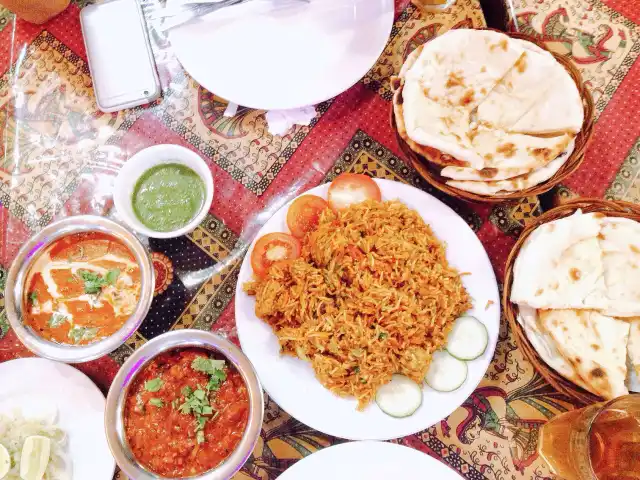 Gambar Makanan Gujari Restaurant 9