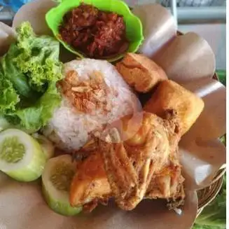 Gambar Makanan Pecel Ayam Dan Nasi Goreng Teh Iyul, Cisarua 12