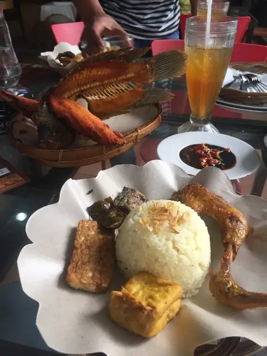 Gambar Makanan Karamba Resto 18