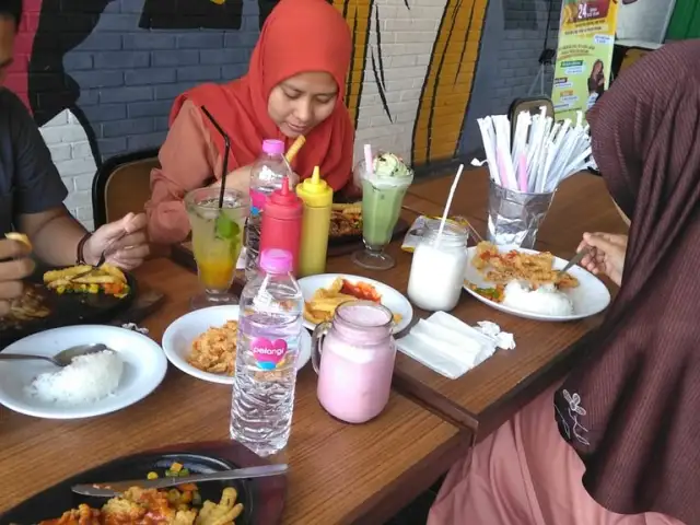 Gambar Makanan Mr.K Cafe 6