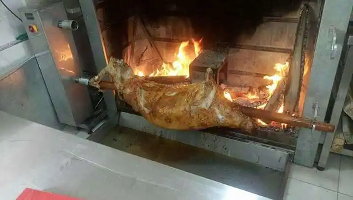 Kuzu Çevirme Sırık Kebabı'nin yemek ve ambiyans fotoğrafları 13