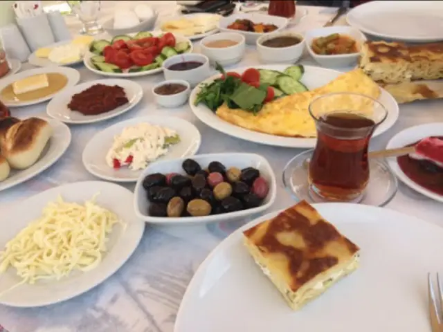 ROKA CAFE'nin yemek ve ambiyans fotoğrafları 1