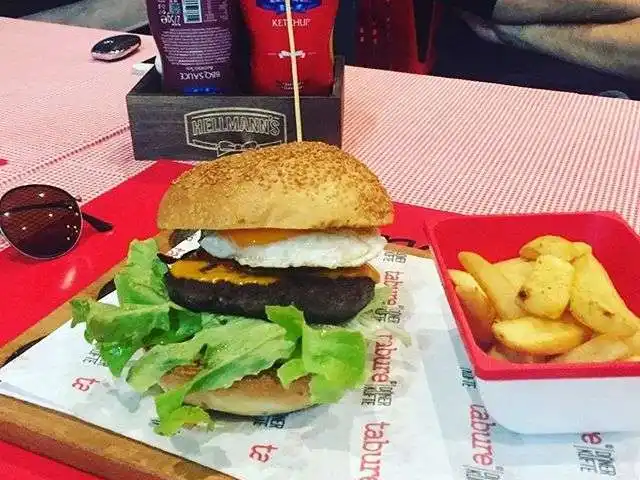 Tabure Köfte ve Taco Hut'nin yemek ve ambiyans fotoğrafları 5