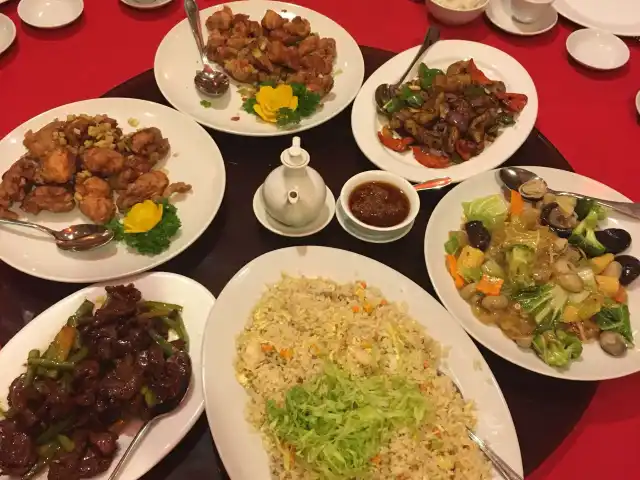 Tin Gow - Waterfront Cebu City Hotel & Casino Food Photo 20