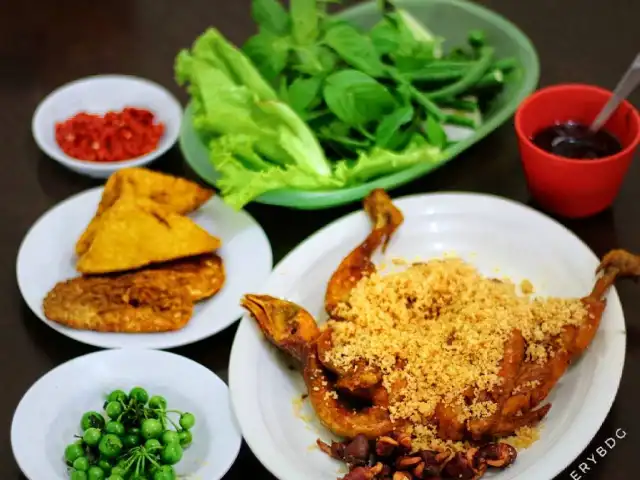 Ayam Kalasan Pringgodani