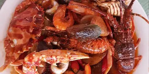 Seafood Gila Pangandaran, Pasar Nanjung Asri
