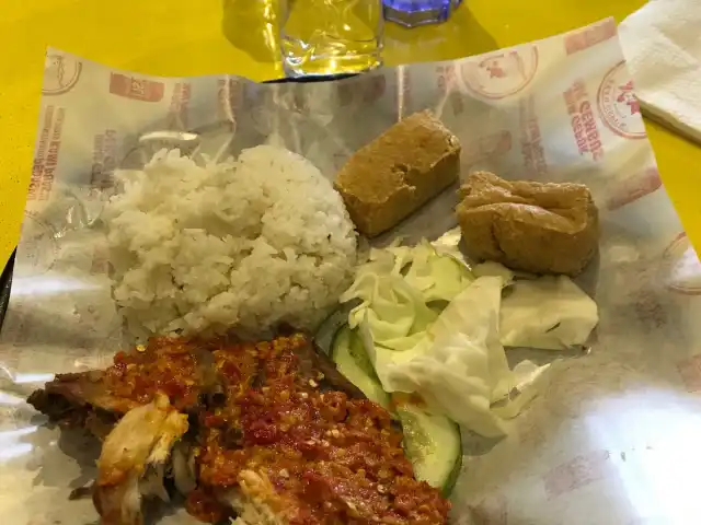 Ayam Gepuk Pak Gembus, Glomac Cyberjaya Food Photo 4