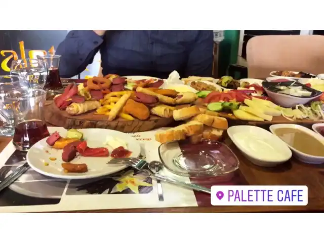 Palette Lounge Cafe'nin yemek ve ambiyans fotoğrafları 6