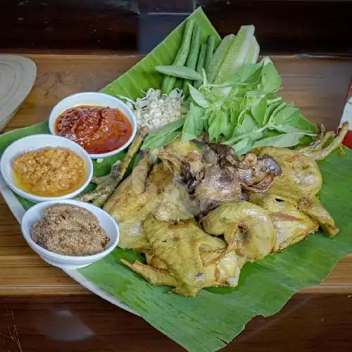 Gambar Makanan Ayam Kampung Goreng Sambel Blondo Bu Endang, Kantil 10