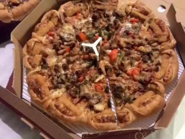 Gambar Makanan Pizza Hut Kaliurang 16