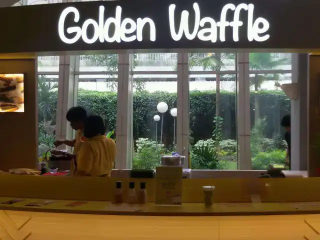 Gambar Makanan Golden Waffle 2