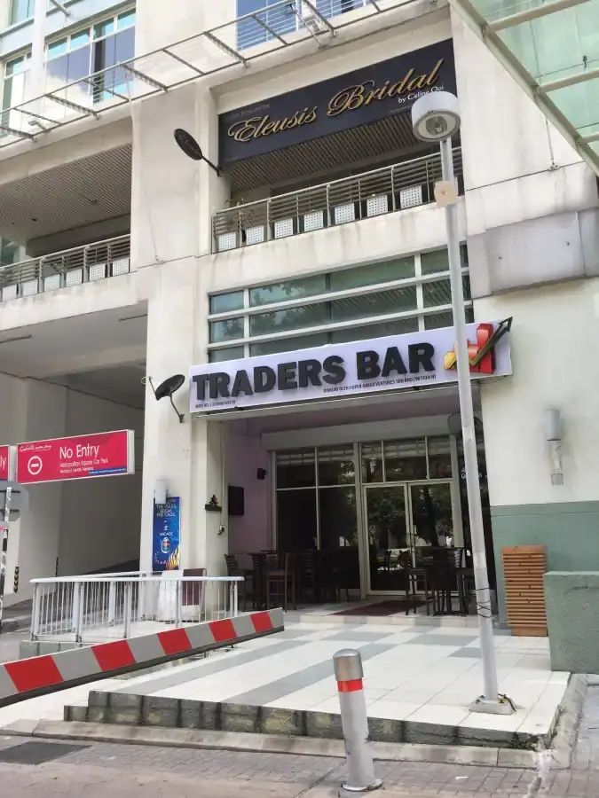 Traders Bar