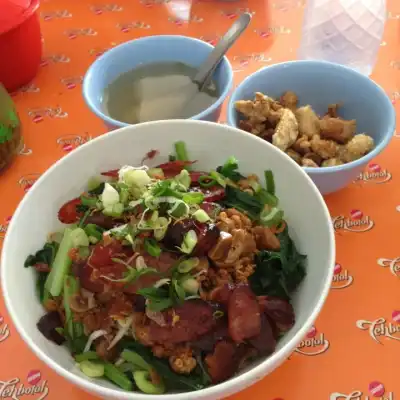 Bakmi Akuet Taman Modern